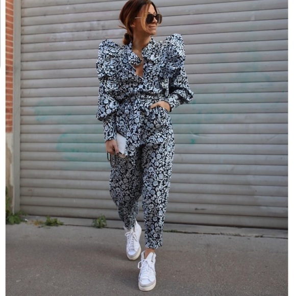 🦋Bloggers Favorite🦋 Zara Floral Jumpsuit Size M - Picture 11 of 16